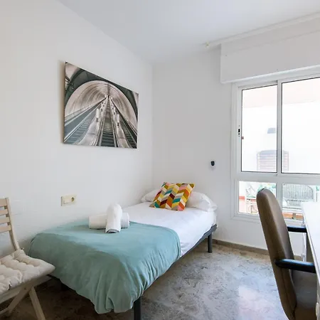 Atarazanas River Road Apartment *