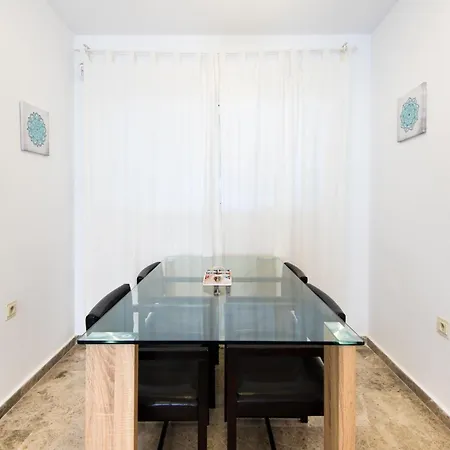Atarazanas River Road Apartment *